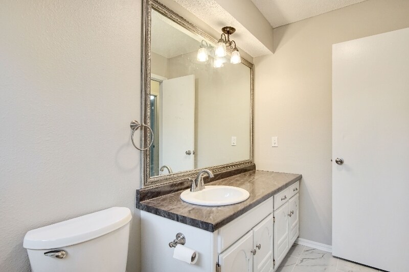 Building Photo - 501 Holly Hill Rd