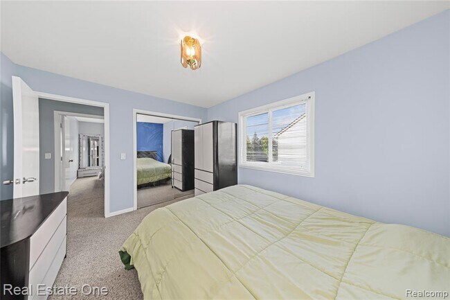 Building Photo - 13987 Glenwood Dr