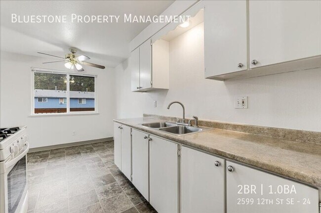 Building Photo - 2599 12th St SE