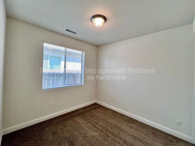 Building Photo - 1436 E Via Albero Dr