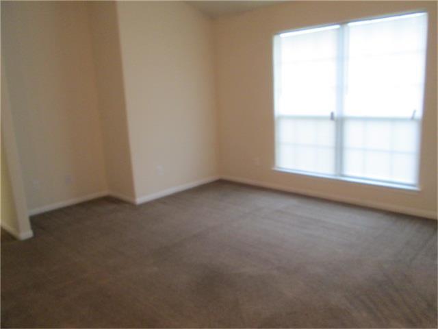 Primary Photo - 107 W Nazro St