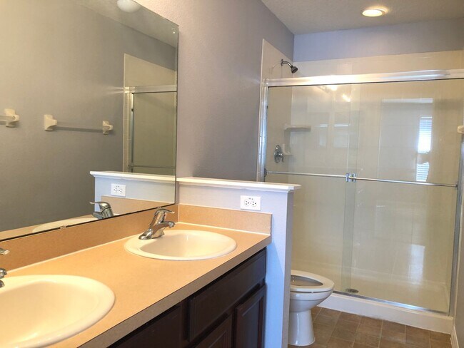 Building Photo - 13492 Applerose Ln