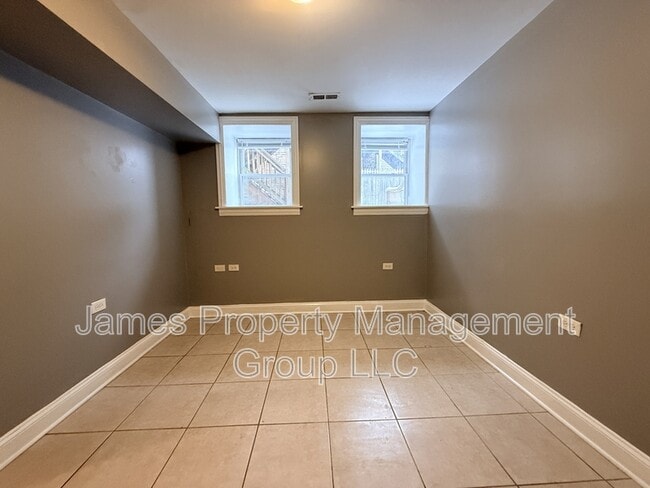 Building Photo - 3603 W Le Moyne St