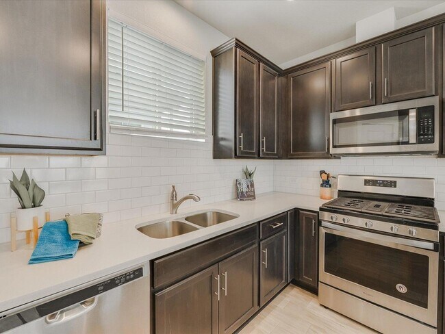 Building Photo - 1916 Warely Ln