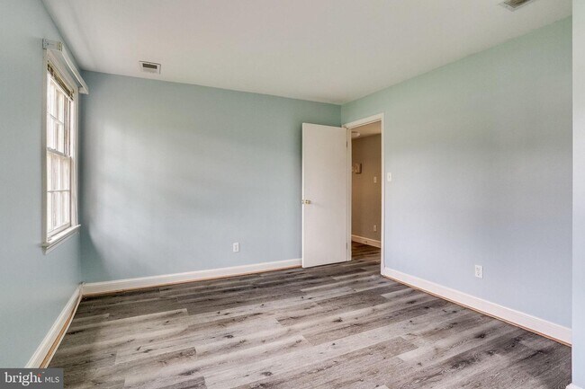 Building Photo - 5001 Ninian Ct