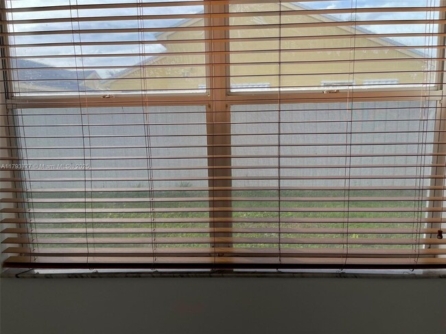 Building Photo - 211 E Riverbend Dr