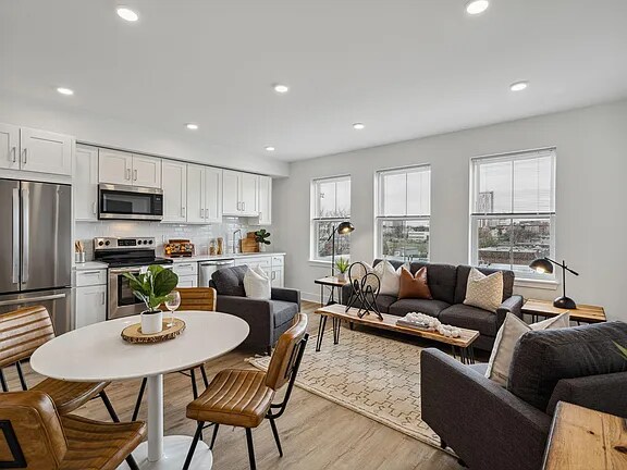 Building Photo - 1201 W Girard Ave