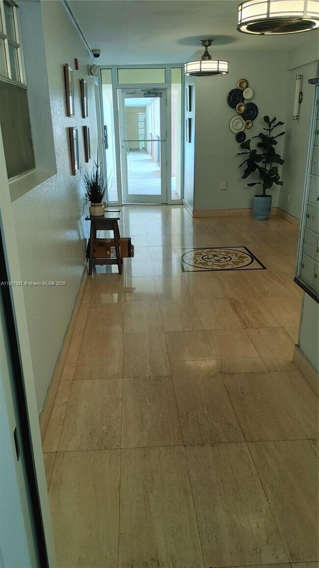 Building Photo - 3575 Brokenwoods Dr