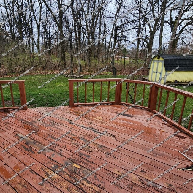 Building Photo - Updated Four Bedroom Hobart Ranch