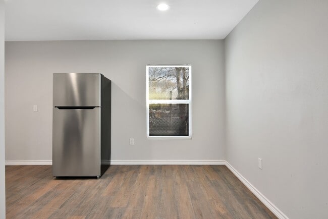 Building Photo - 6205 Lovett Ave
