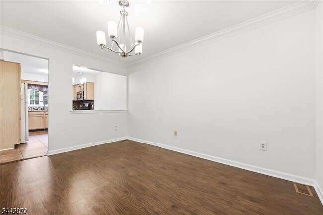 Building Photo - 73 Castleton Rd