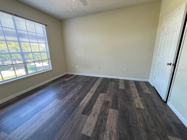 Building Photo - 13025 Mulberry Park Dr