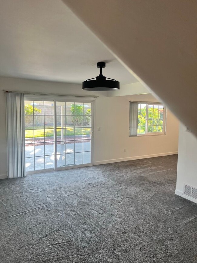 Building Photo - Spacious 2-Story House in Whittier