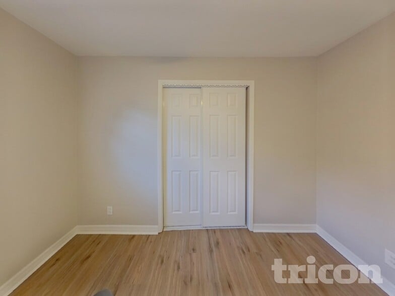 Building Photo - 2147 66th Ave S