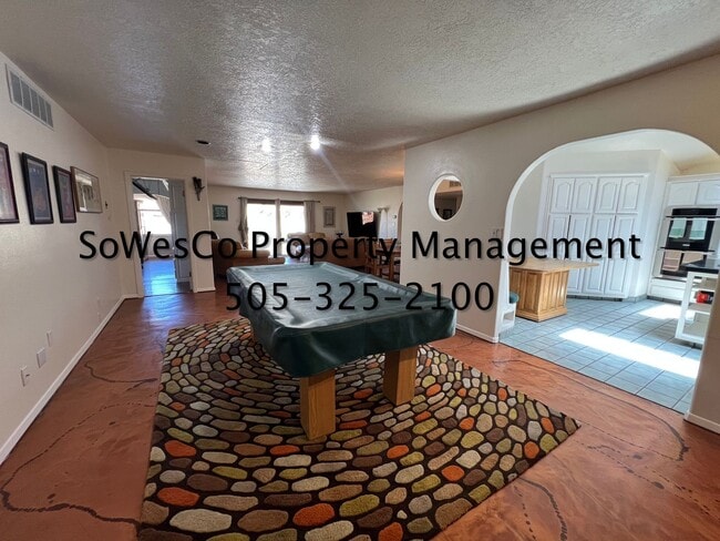Building Photo - FULLY FURNISHED 4 Bedroom 2 Bath with Breathtaking Views