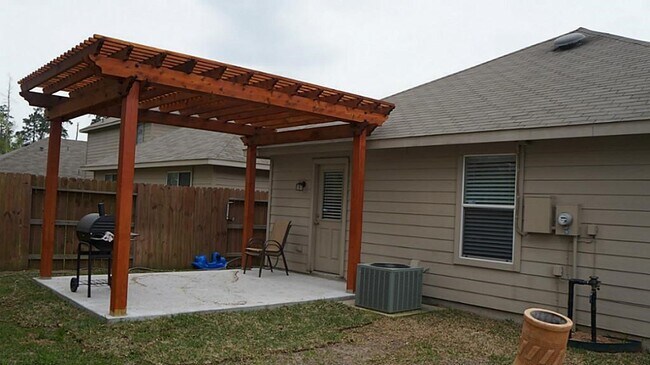 Building Photo - 33126 Cottonwood Bend