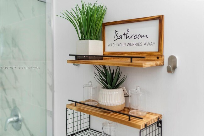 Building Photo - 136 NW 26th St