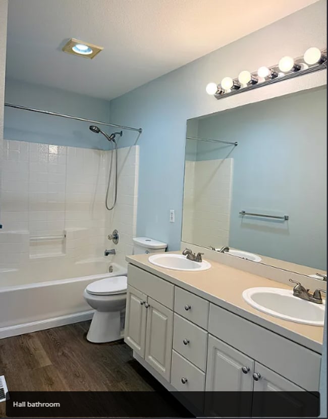 Building Photo - House For Rent In Sammamish