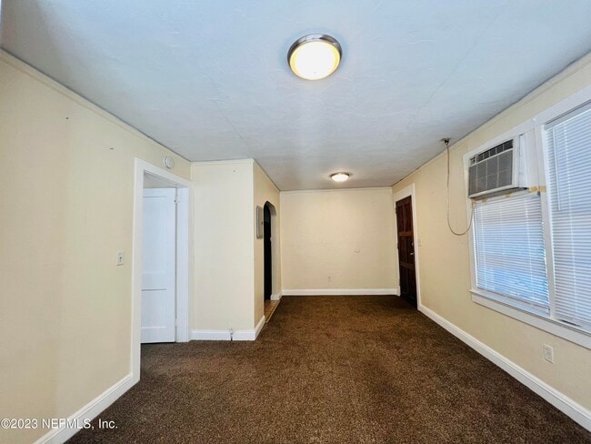 Building Photo - 708 Shearer Ave