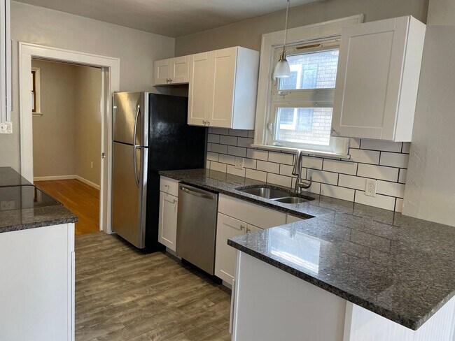 Building Photo - 149 Beram Ave