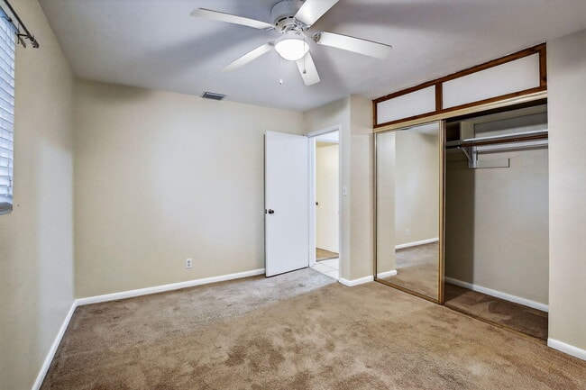 Building Photo - 3761 SW 18th St