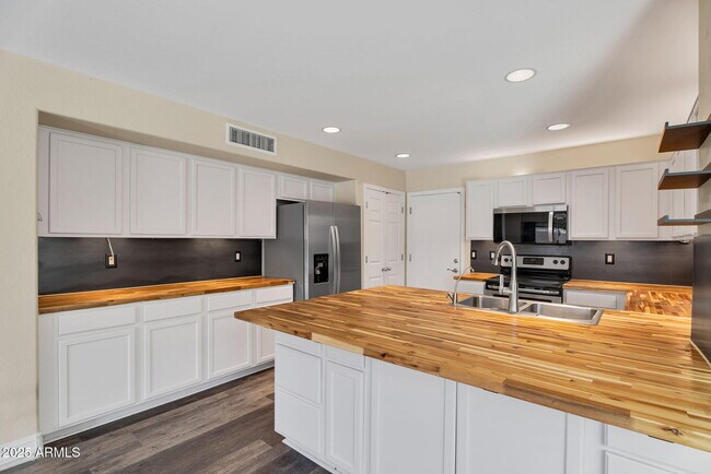 Building Photo - 1897 W Appaloosa Way