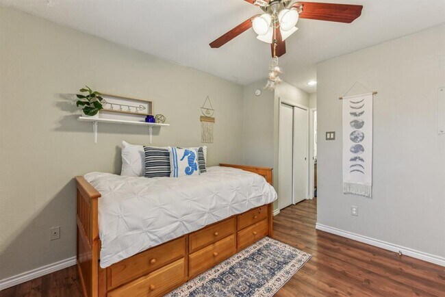 Building Photo - 1624 Aquarena Springs Dr