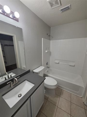 Building Photo - 5525 Parkview Hills Ln