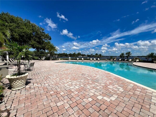 Building Photo - 13824 Orange Sunset Dr