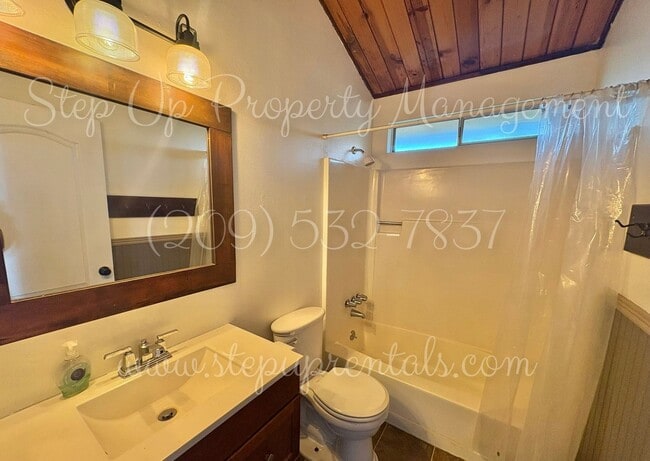 Building Photo - Delightful 3 Bed 2 Bath Home With Epic Mou...