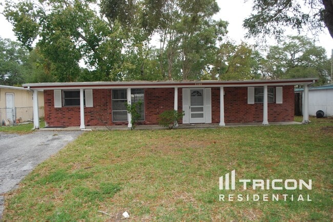 Primary Photo - 2160 Alemanda Dr