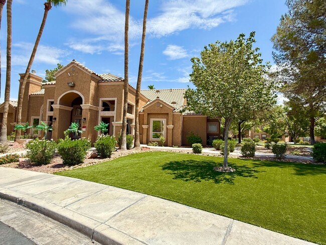 Building Photo - Beautifully Updated Condo in Gated Copper Palms Community