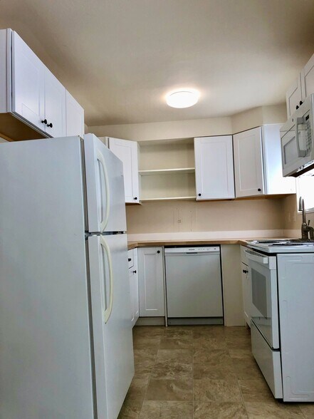 Building Photo - 3601 NE 73rd Pl