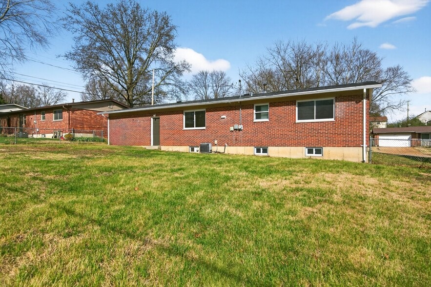 Building Photo - 3253 Greenbridge Dr