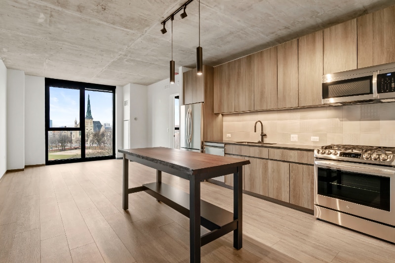 Building Photo - 1450 W Randolph St