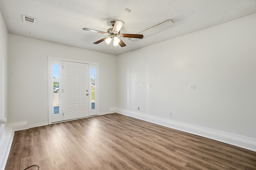 Building Photo - 2107 Geralo Ln