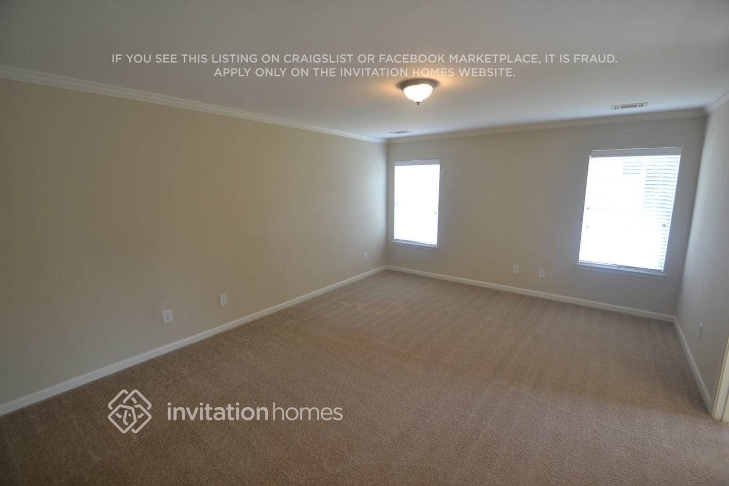 Building Photo - 909 Lakeside Ct