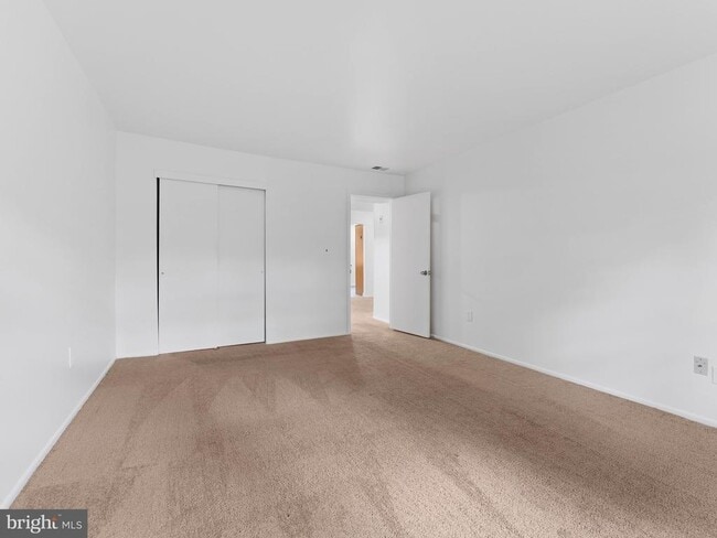 Building Photo - 1809 Silver Ct