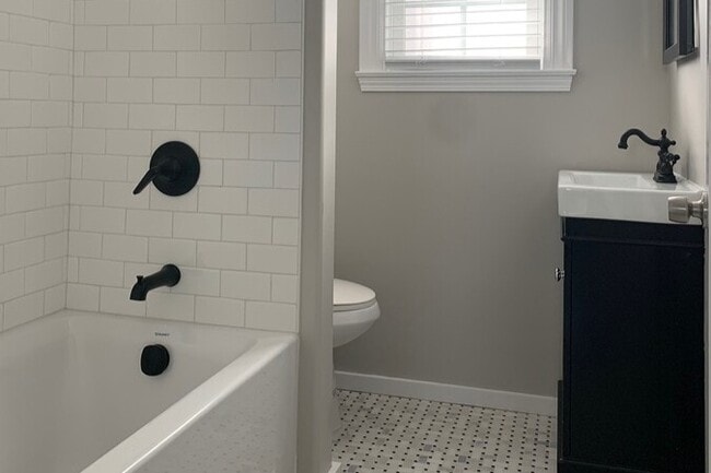 Bathroom - 130-132 Dartmouth Rd