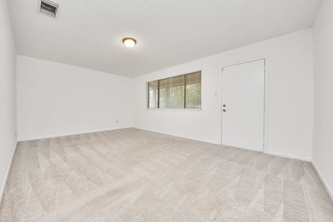 Building Photo - 15534 Weldon Dr