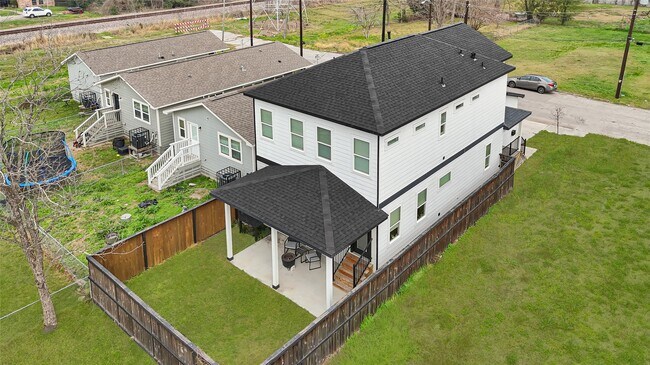 Building Photo - 3513 Omega St