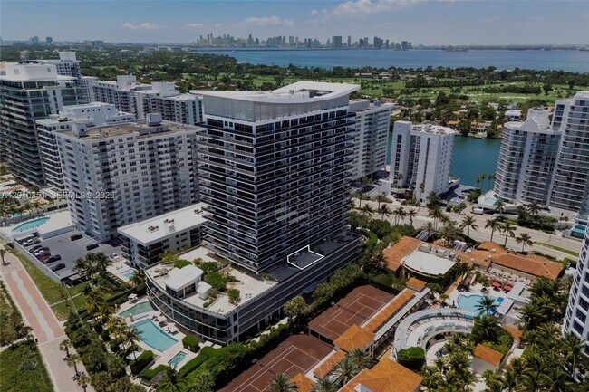 Building Photo - 5875 Collins Ave