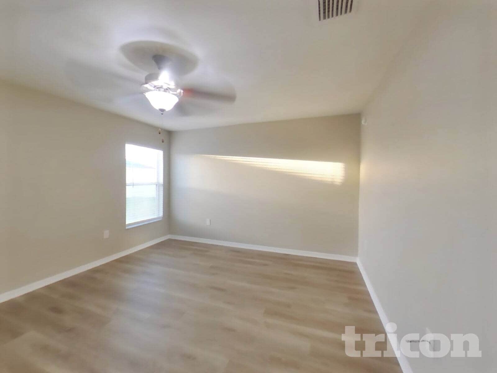 Building Photo - 2311 12th Ave E