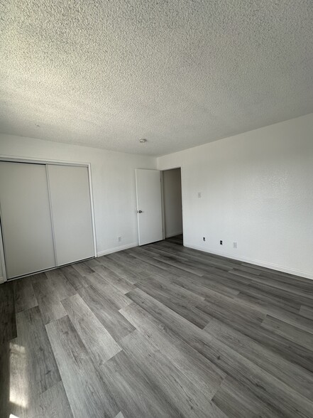 Primary bedroom - 1503 W 85th St