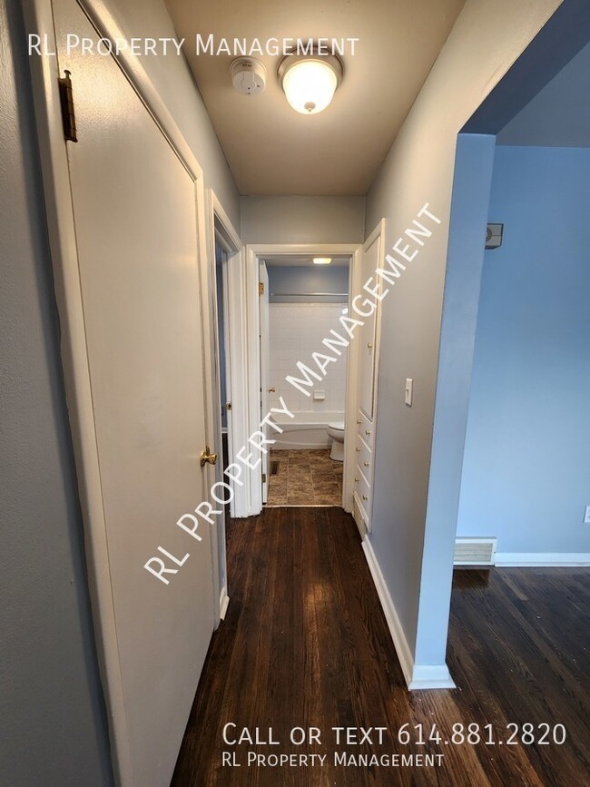 Building Photo - 2 bedroom 1 bathroom apartment in Clintonv...