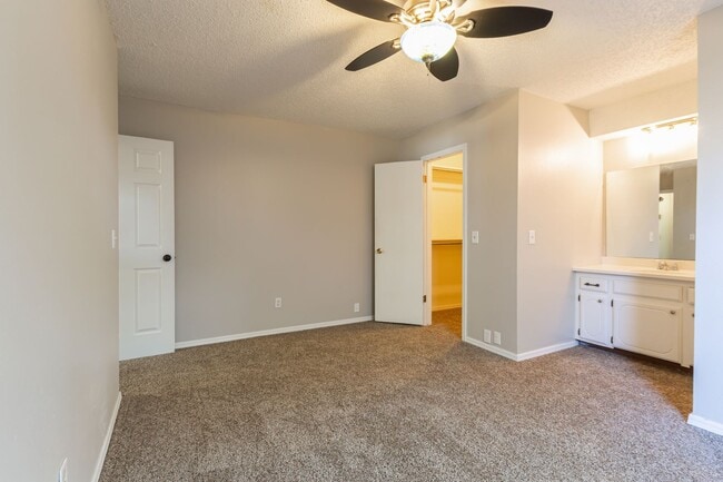 Building Photo - Charming Eastmoor Home: Perfect for Your New Adventure!