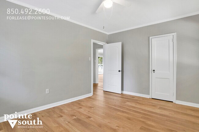 Building Photo - 703 Belrose Ave