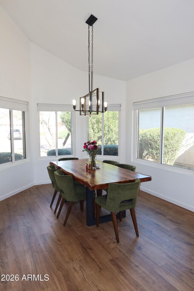 Building Photo - 3113 E Topeka Dr