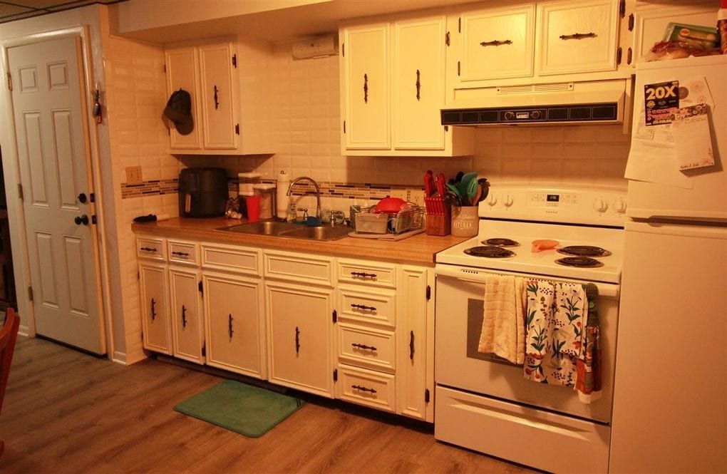 Kitchen - 510 W 37th St