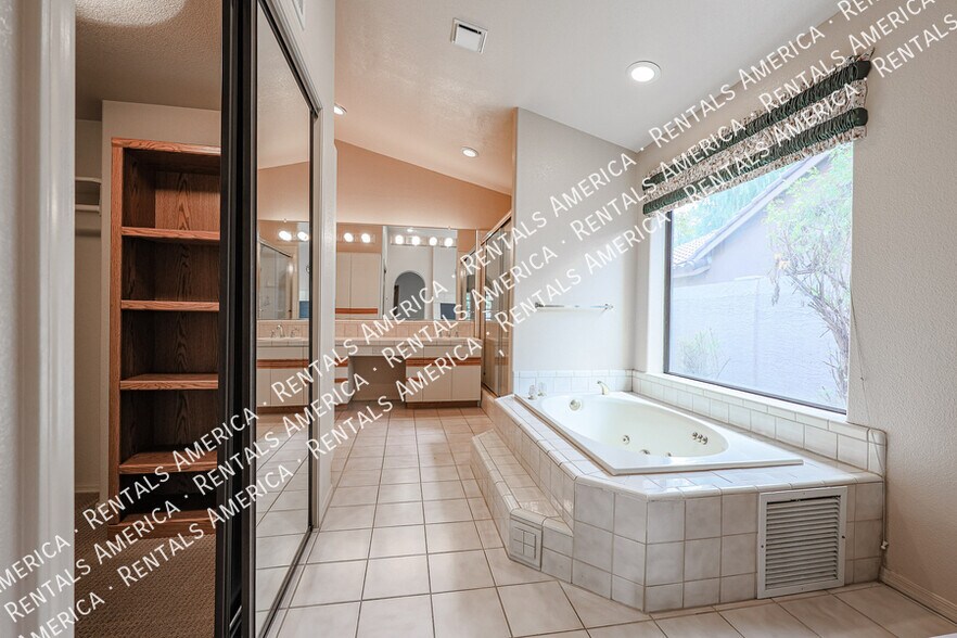 Building Photo - 8444 N 85th St